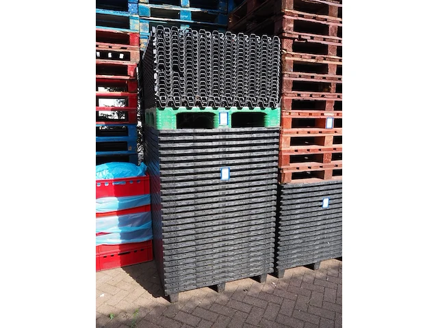 Nn pallets and spacers - afbeelding 1 van  4