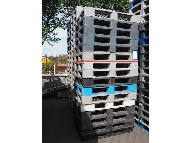 Nn pallets - afbeelding 1 van  6