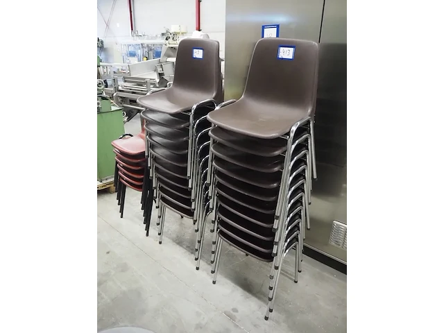 Nn plastic chairs - afbeelding 4 van  11