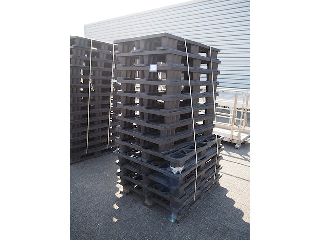 Nn plastic pallets - afbeelding 1 van  4
