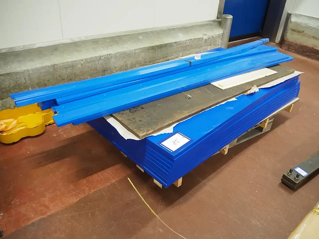 Nn plastic table tops - afbeelding 1 van  6