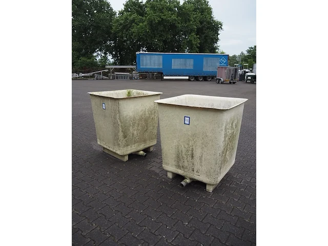 Nn plastic tubs - afbeelding 1 van  7