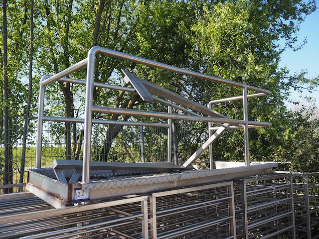 Nn platform with stairs - afbeelding 5 van  8