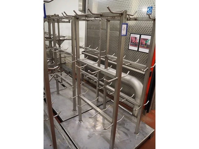 Nn racks for cattle heads - afbeelding 10 van  10