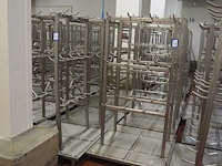 Nn racks for cattle heads