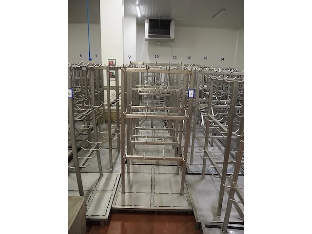 Nn racks for cattle heads - afbeelding 3 van  9
