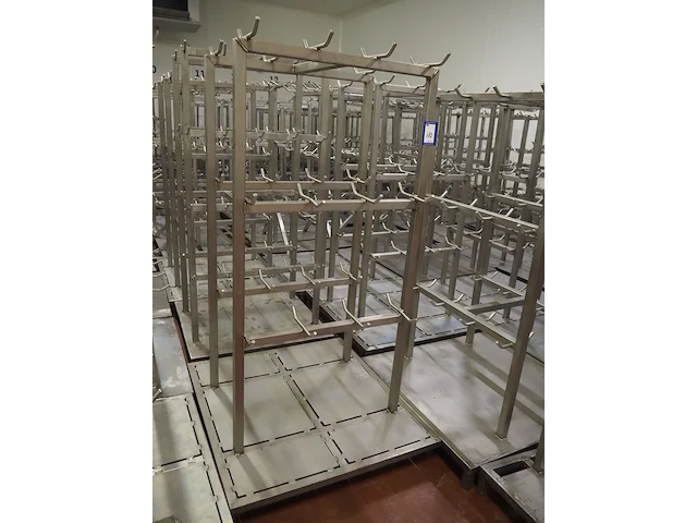 Nn racks for cattle heads - afbeelding 6 van  9