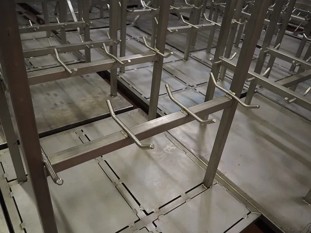 Nn racks for cattle heads - afbeelding 9 van  9
