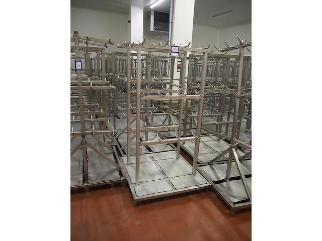 Nn racks for cattle heads - afbeelding 6 van  12