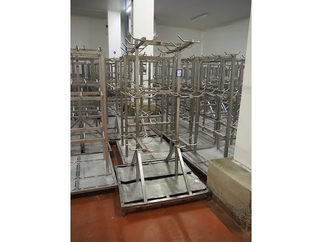 Nn racks for cattle heads - afbeelding 7 van  12