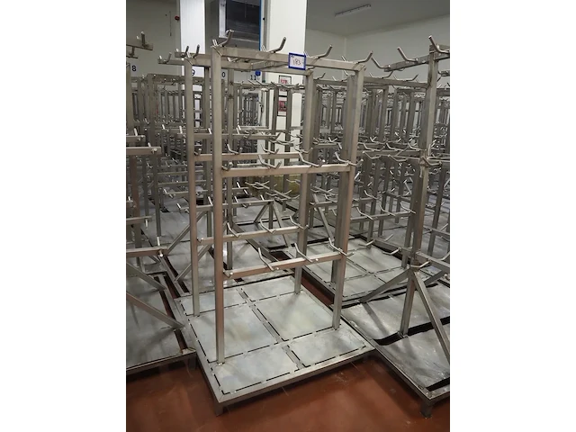 Nn racks for cattle heads - afbeelding 8 van  12
