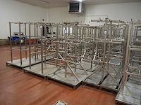 Nn racks for cattle heads