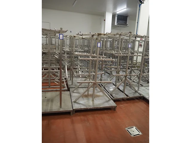 Nn racks for cattle heads - afbeelding 12 van  15