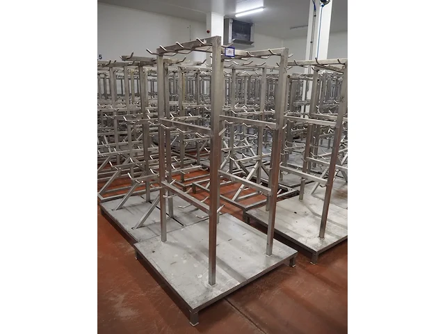 Nn racks for cattle heads - afbeelding 14 van  15