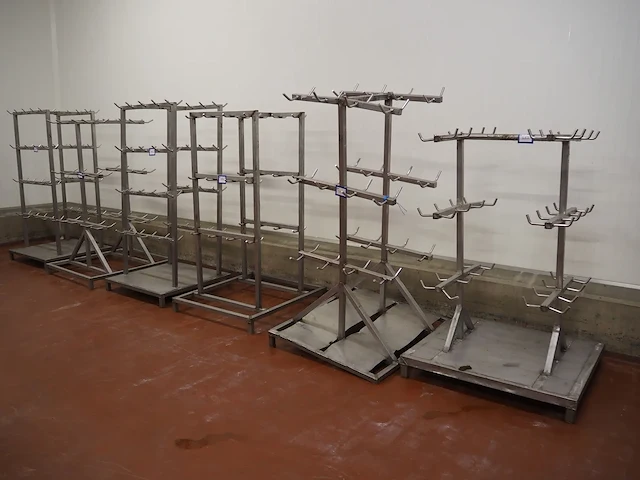 Nn racks for cattle heads - afbeelding 1 van  10