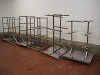 Nn racks for cattle heads