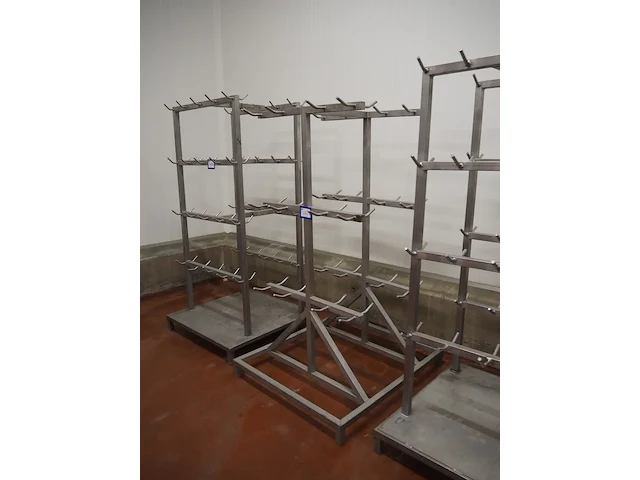Nn racks for cattle heads - afbeelding 7 van  10