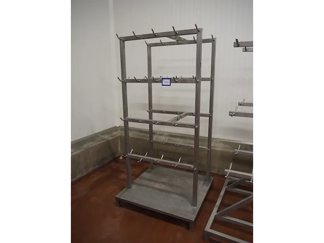 Nn racks for cattle heads - afbeelding 8 van  10