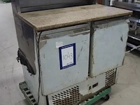 Nn refrigerated counter
