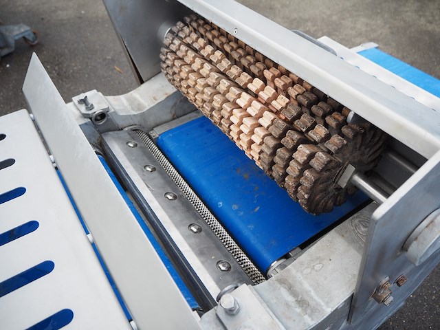 Nn skinning and derinding machine - afbeelding 9 van  12