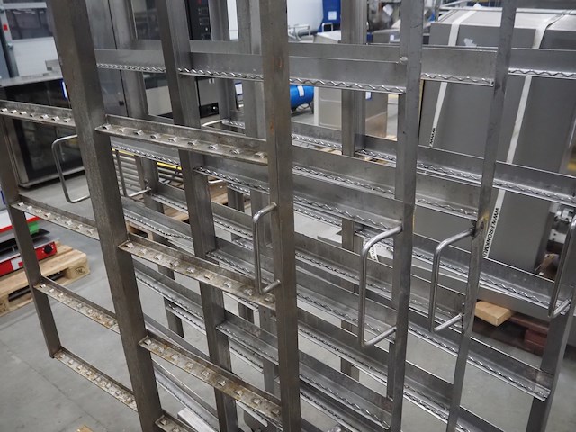 Nn smoke trolleys - afbeelding 3 van  5