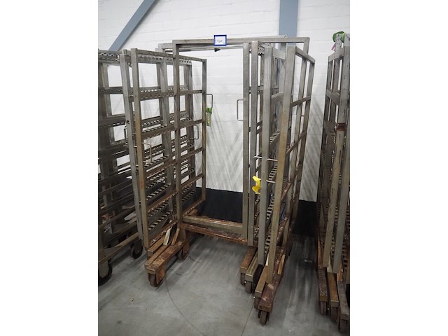 Nn smoke trolleys - afbeelding 1 van  4