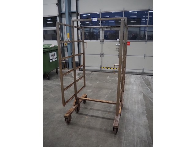 Nn smoke trolleys - afbeelding 1 van  4
