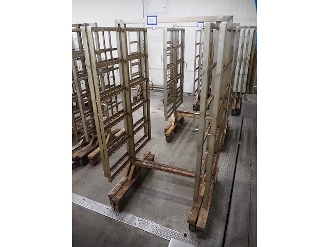 Nn smoke trolleys - afbeelding 1 van  5