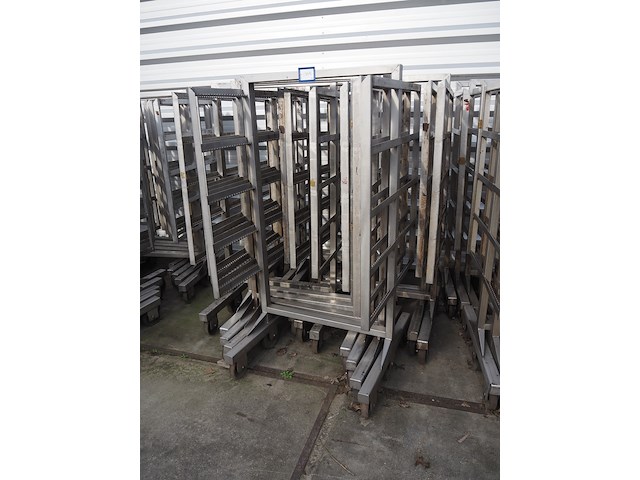 Nn smoke trolleys - afbeelding 1 van  4