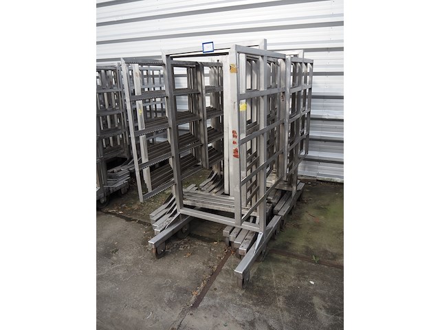 Nn smoke trolleys - afbeelding 1 van  4