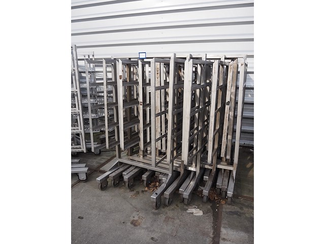 Nn smoke trolleys - afbeelding 1 van  4