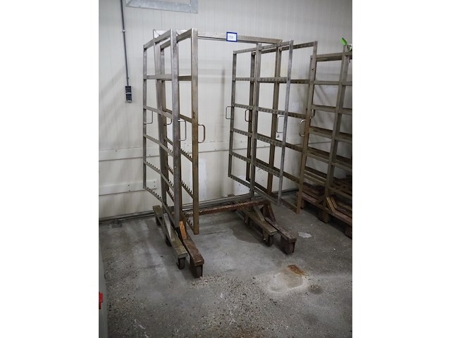 Nn smoke trolleys - afbeelding 1 van  5