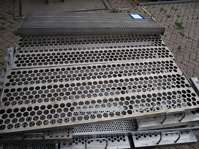 Nn sorting covers for vibrating gutter - afbeelding 4 van  6