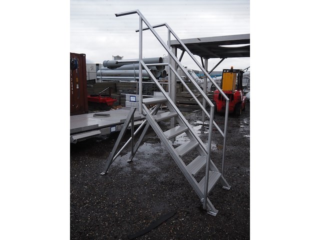 Nn stairs - afbeelding 1 van  5