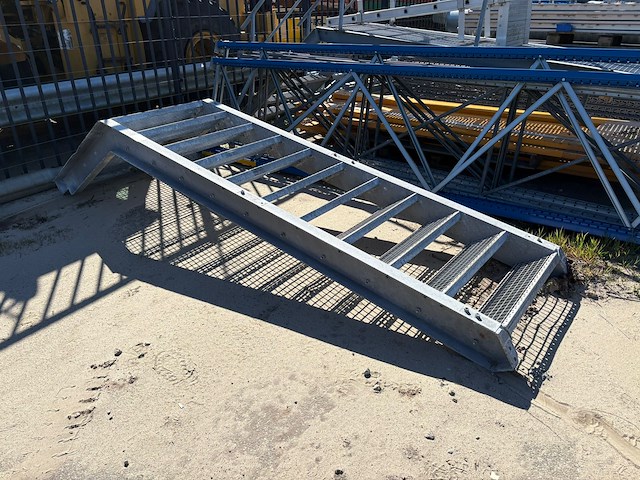 Nn stairs - afbeelding 1 van  2