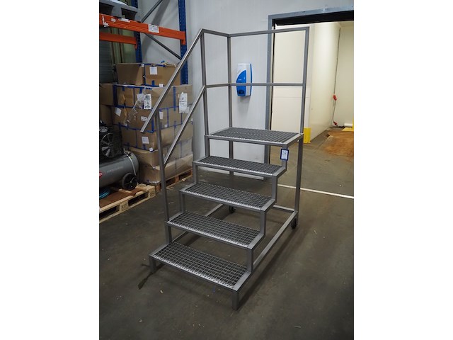Nn steps - afbeelding 1 van  3