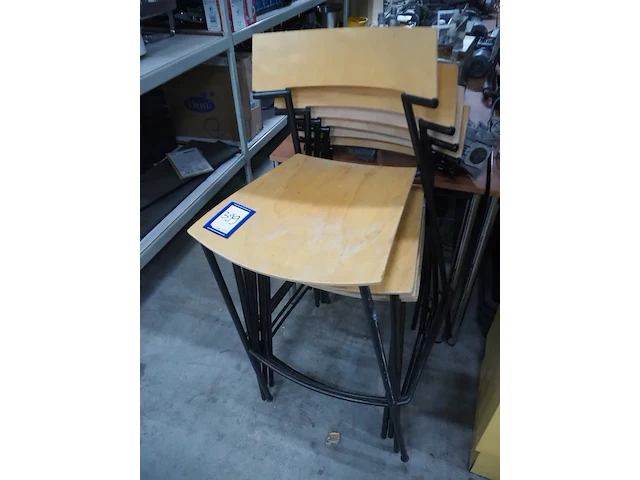 Nn stools - afbeelding 1 van  2