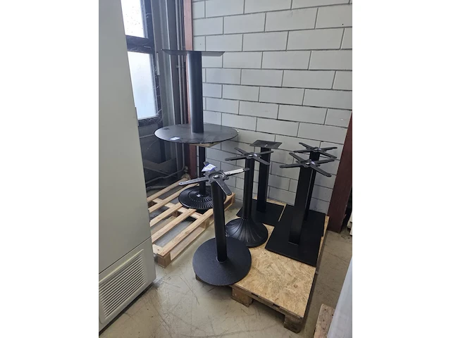 Nn table stands - afbeelding 1 van  3
