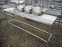 Nn table with buckets - afbeelding 1 van  3