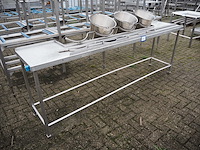 Nn table with buckets - afbeelding 2 van  3