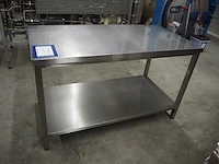 Nn table with computer