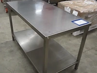 Nn table with computer - afbeelding 4 van  6