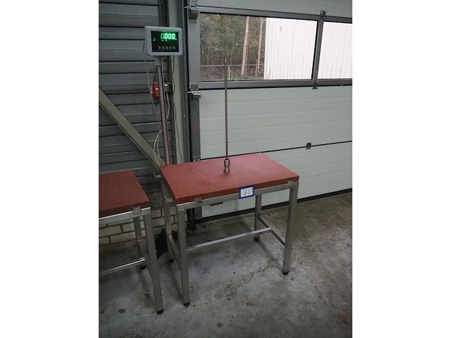 Nn table with kebab skewer - afbeelding 2 van  6