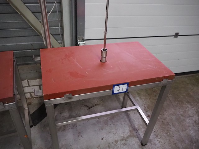 Nn table with kebab skewer - afbeelding 3 van  6