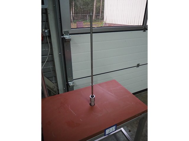 Nn table with kebab skewer - afbeelding 4 van  6