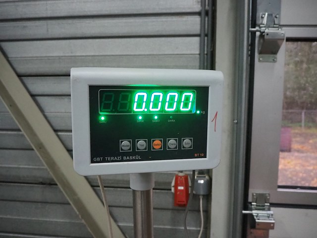 Nn table with kebab skewer - afbeelding 5 van  6