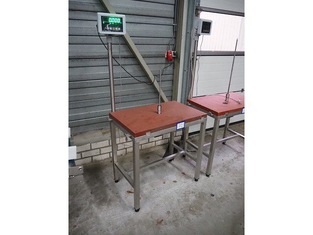 Nn table with kebab skewer - afbeelding 2 van  6