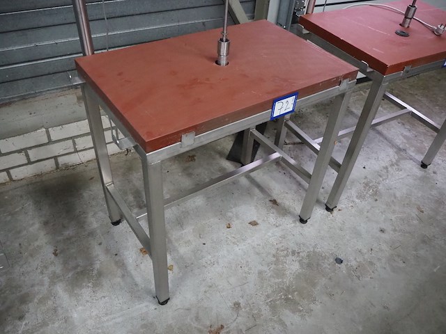 Nn table with kebab skewer - afbeelding 3 van  6