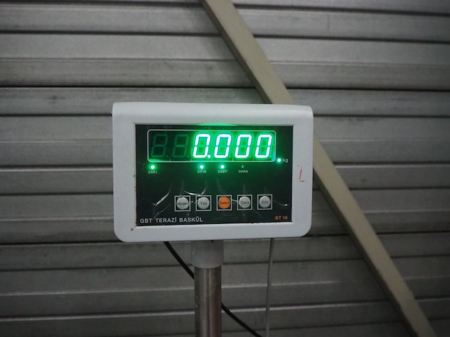 Nn table with kebab skewer - afbeelding 5 van  6