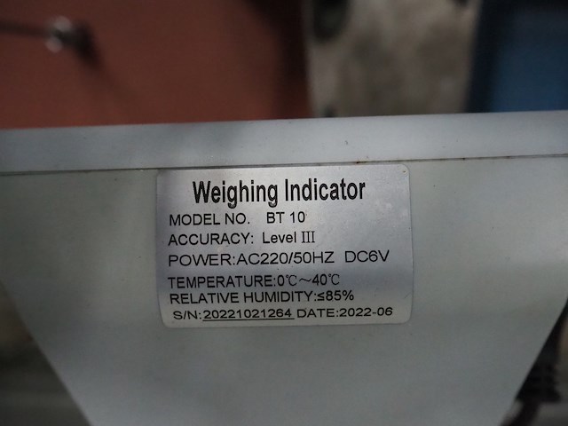 Nn table with kebab skewer - afbeelding 6 van  6